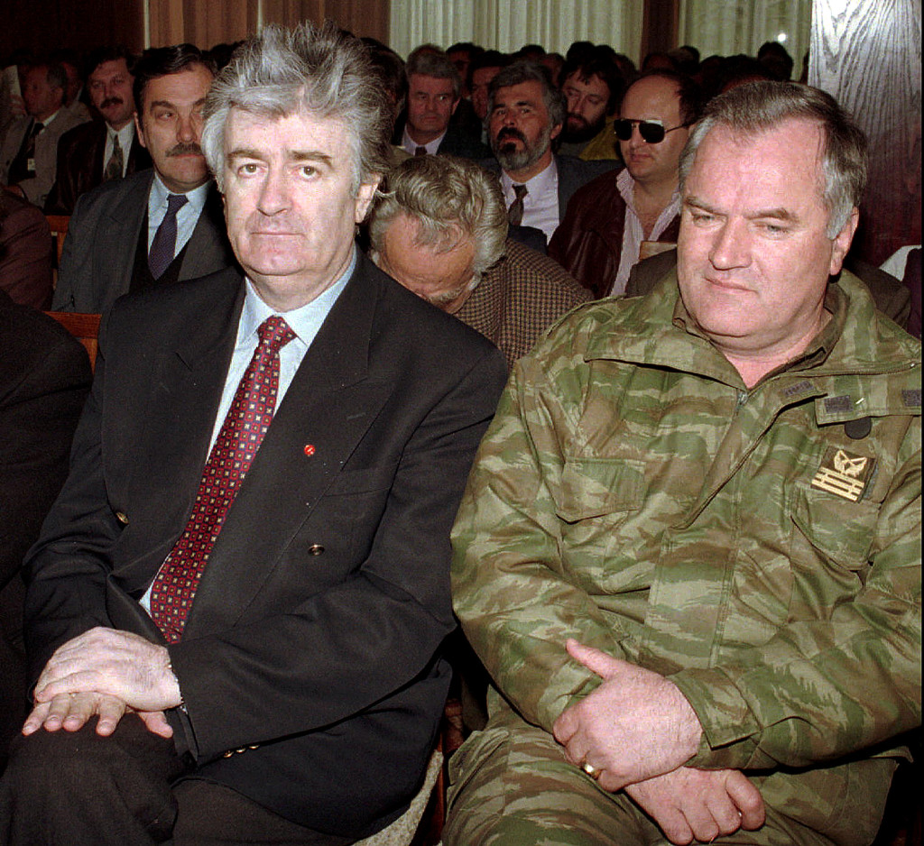 kriget i fd jugoslavien: radovan karadzic, politiker bosnien, och ratko mladic, militr bosnien, under ett mte