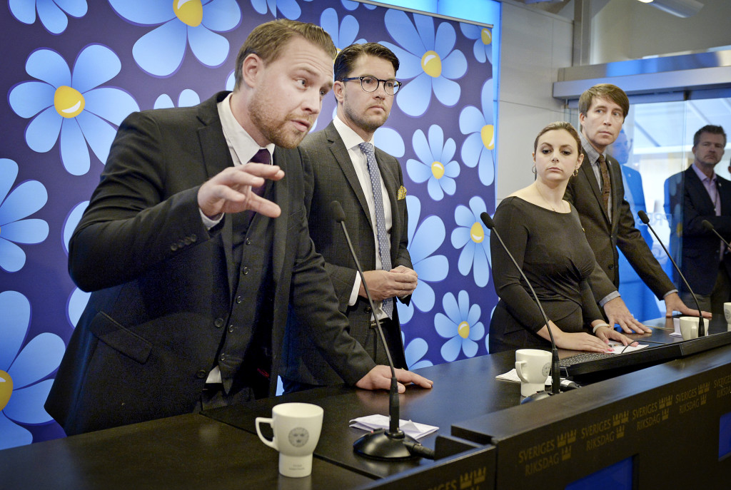 sverige demokraterna har presskonferens. mattias karlsson, gruppledare, jimmie kesson, politiker (sd) sverige partiledare, paula bieler och richard jomshof, partisekreterare,